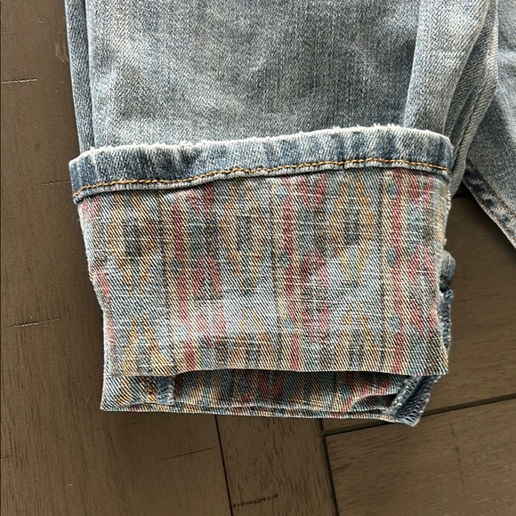 Stylish Denim Jeans with Patterned Cuff - Picture 2 of 2